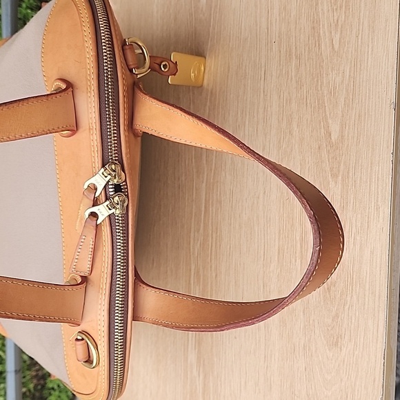 Vintage Dooney & Bourke Canvas Cabriolet Dome Satchel Crossbody Shoulder bag - Picture 10 of 16